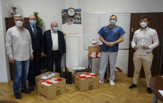 JOKA DONATES MEDICAL EQUIPMENT TO TOMASZÓW MUNICIPALITY AND HOSPITAL